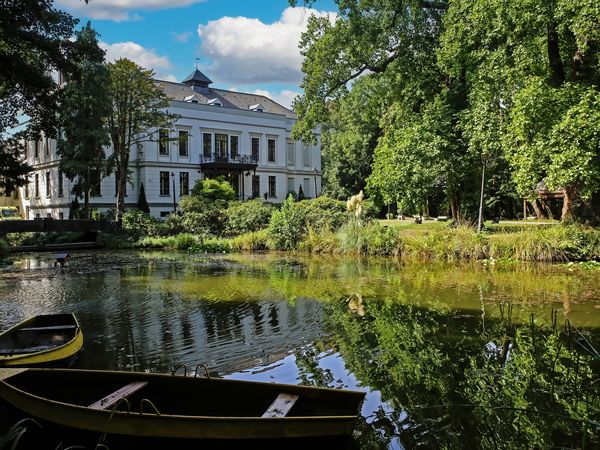 4 Tage Schlossurlaub Limburg – Romantik & Genuss pur in Baarlo inkl. Halbpension Unkategorisiert online kaufen 4 Tage Schlossurlaub Limburg – Romantik & Genuss pur in Baarlo inkl. Halbpension Unkategorisiert online kaufen