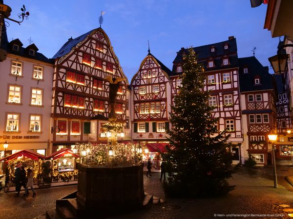 Winterauszeit in Bernkastel-Kues: Romantische Adventstage & Lichterglanz I 5 Tage, Rheinland-Pfalz inkl. Halbpension Unkategorisiert online kaufen Winterauszeit in Bernkastel-Kues: Romantische Adventstage & Lichterglanz I 5 Tage, Rheinland-Pfalz inkl. Halbpension Unkategorisiert online kaufen
